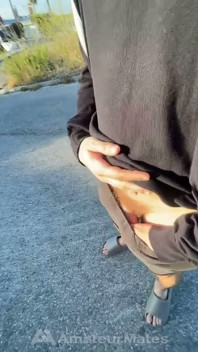 Des Potes Hétéros Amateurs Se Chauffent Dans La Rue