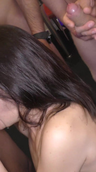 Debut Bukkake Pancutan muka untuk Leanne Moorehead