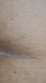 Une belle-mère desi sexy à gros cul se fait baiser en levrette