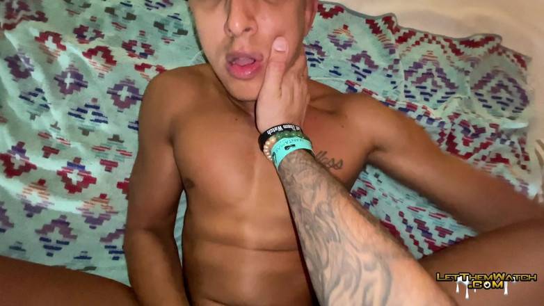Let them watch: Pantat bahenol tante seksi ini dientot habis-habisan sama kontol besar...
