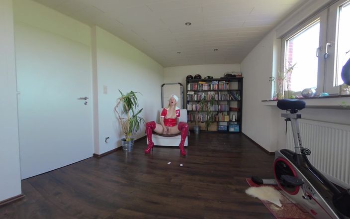 BlondeHexe VR: Infirmière excitée