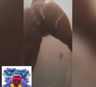 Juicy the houdini: Jen malá zábava ve sprše