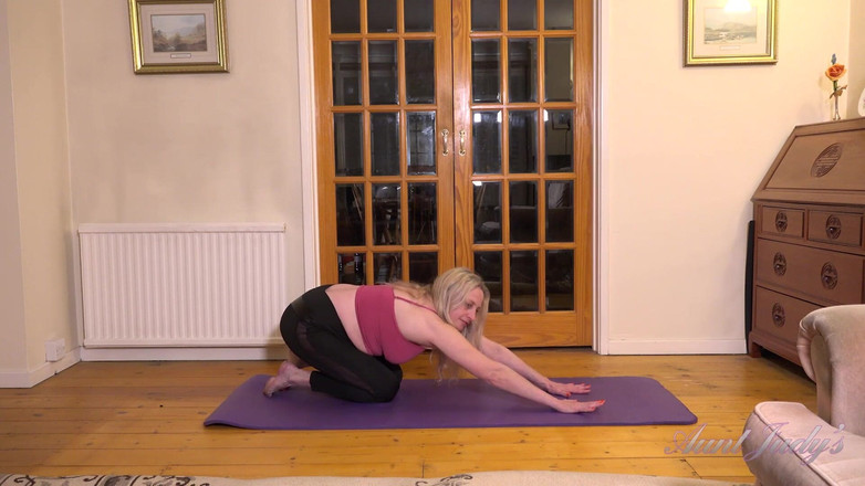 Aunt Judy's: Auntjudys - Trabajando Con Tetona Madura MILF Andrea Ann