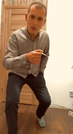Merry Bell: Una joven pasante se prepara para una reunión con el...