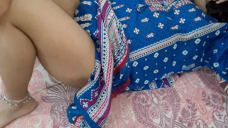 QueenbeautyQB: Ateşli Hintli evli kadın kocasıyla seks yapıyor - desi çift