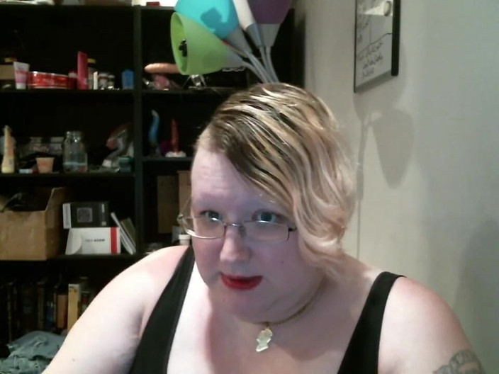 Roxxie rae page: Wyvernsvault Unboxing