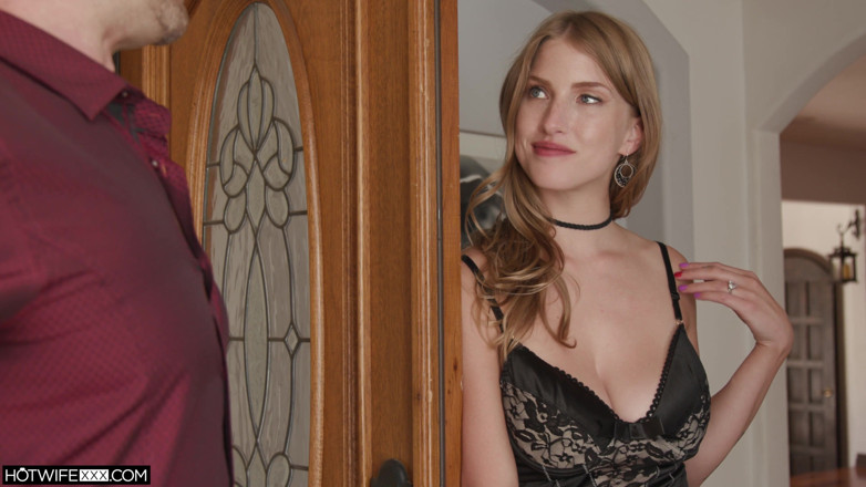 HotwifeXXX: Ottavia Red ha una nuova grande tradizione annua