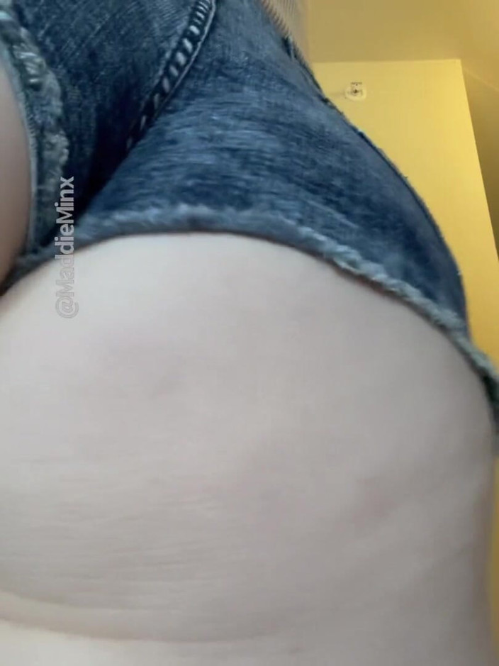 Maddie Minx productions: ก้นอ้วนยีนส์แซ่บ เสียวหน้า