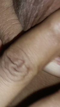 Desi ragazza maliziosa gola profonda & sega, pompino, tette fica e sborrata in bagno