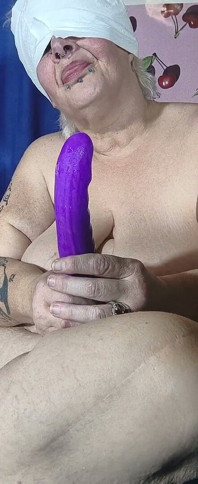 Shes a Mummy and Can't Tell You Your Cock Size by Sucking It's Not Even Funny