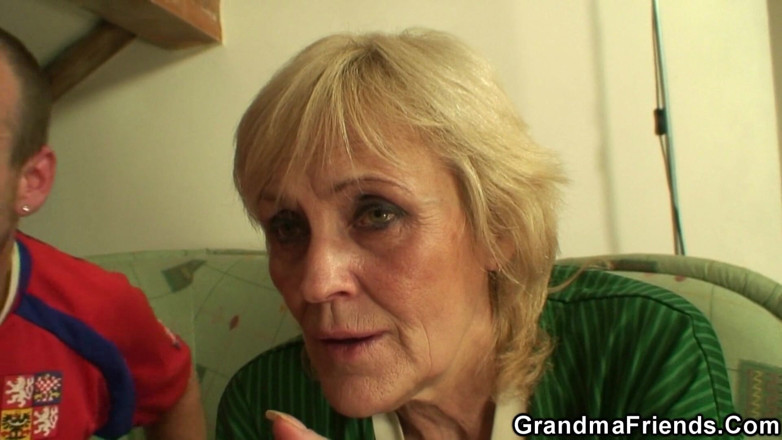 Grandma Friends: Šukání pro vítěze