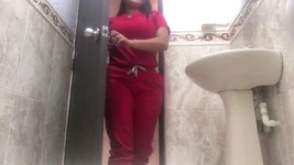 Enfermera me envía videos calientes en Whatsapp