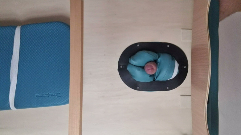 Naxy: Fodendo a mesa de massagem abaixo da vista