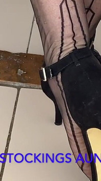 Tante sandra in ihrem erstaunlichen hinterngürtel