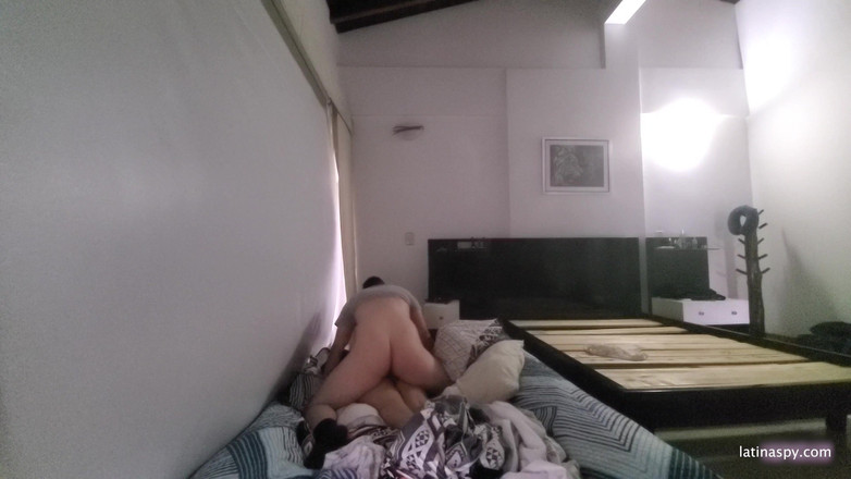 Latinaspy: 大屁股女仆准备做爱 第2部分