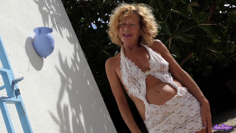 Anne Swinger: I Show You Which Is My Favorite Position for Fucking.