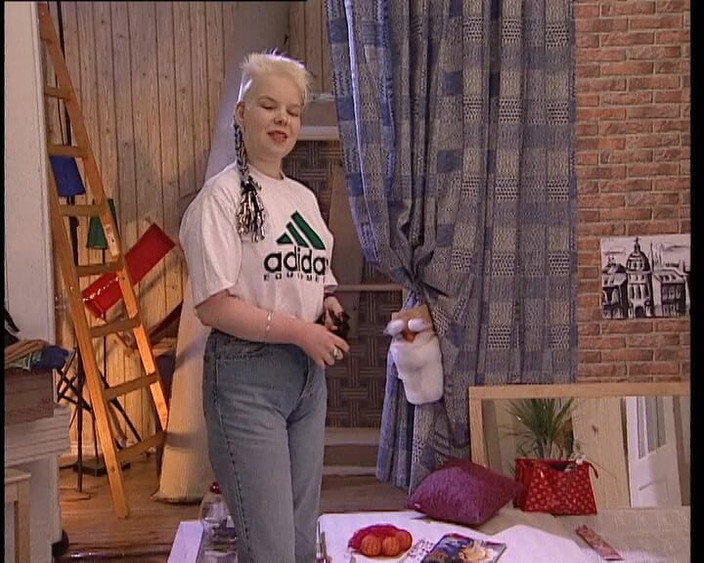 YOUR FIRST PORN: Seltsame Christine Heizt Ein - Christine étrange remonte la chaleur