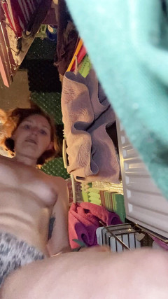 MistressWriggler: POV 의도적으로 내 바지를 오줌 후 내 완벽한 털이 성숙한 보지를 세척하지만 분명히 Wank을 갖는 산만있어