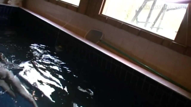 FinAdult Videos: Zomerneukpartij in de villa - Playboy-leven in Finland