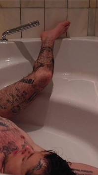 Tattooed Ftm in the Bath! Pink Pussy XXX Skips Lets You Watch