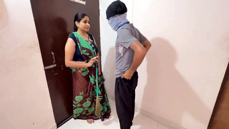 Fantacy Couple: Kamwali Sex with Boy for Stealing Money From Purse