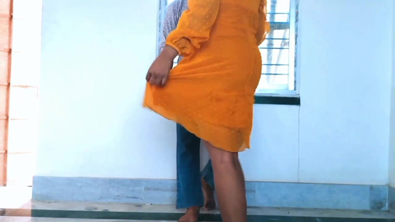 Nazima Khan: 一个19岁的女孩向她的家人撒谎，并与她的情人发生性关系