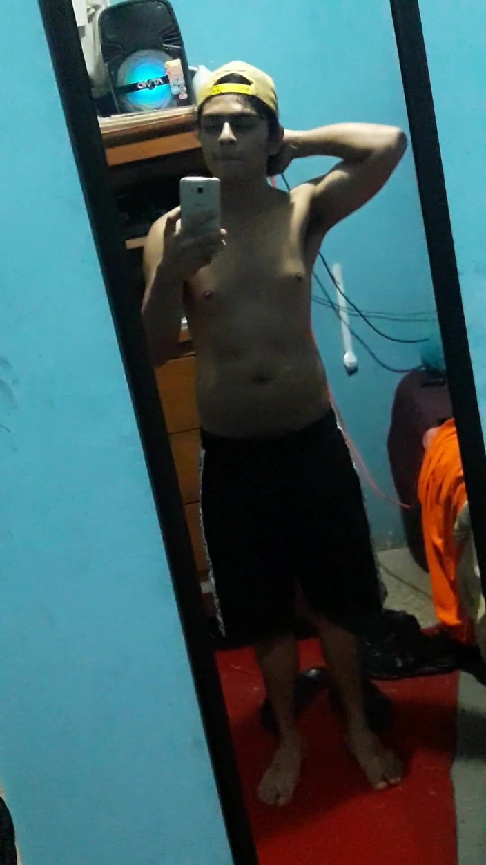 Krakix: Pojke som letar efter ras din röv