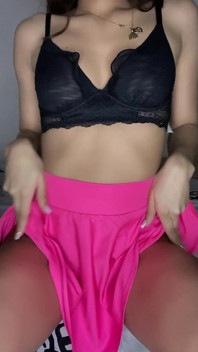 Memek sempit gadis hot amatir ini dientot habis-habisan sampai mengerang keenakan
