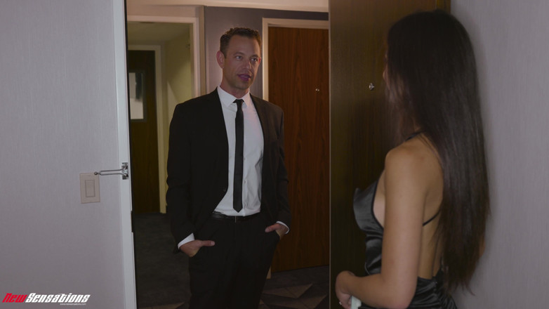 HotwifeXXX: Scarlett Alexis Gets a Surprise Backdoor Delivery