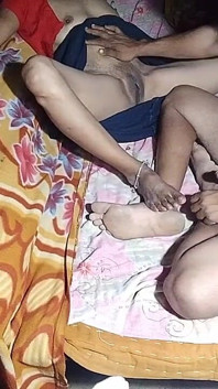 Mijn vrouw neuken met een dildo