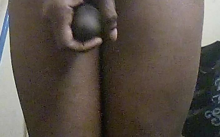 SweetDWillie456: Gay preto femboy solo bunda abrindo grosso bbc