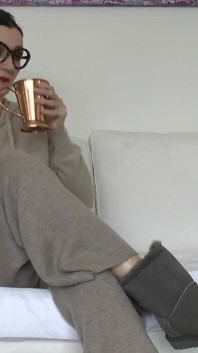 계모 : 모피 부츠의 강한 발 냄새! 발과 JOI 레이디 비코트리아 발렌테를 스니핑