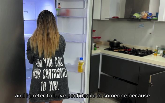 FelipeSkullX: Esposa infiel é fodida por encanador tatuado na cozinha