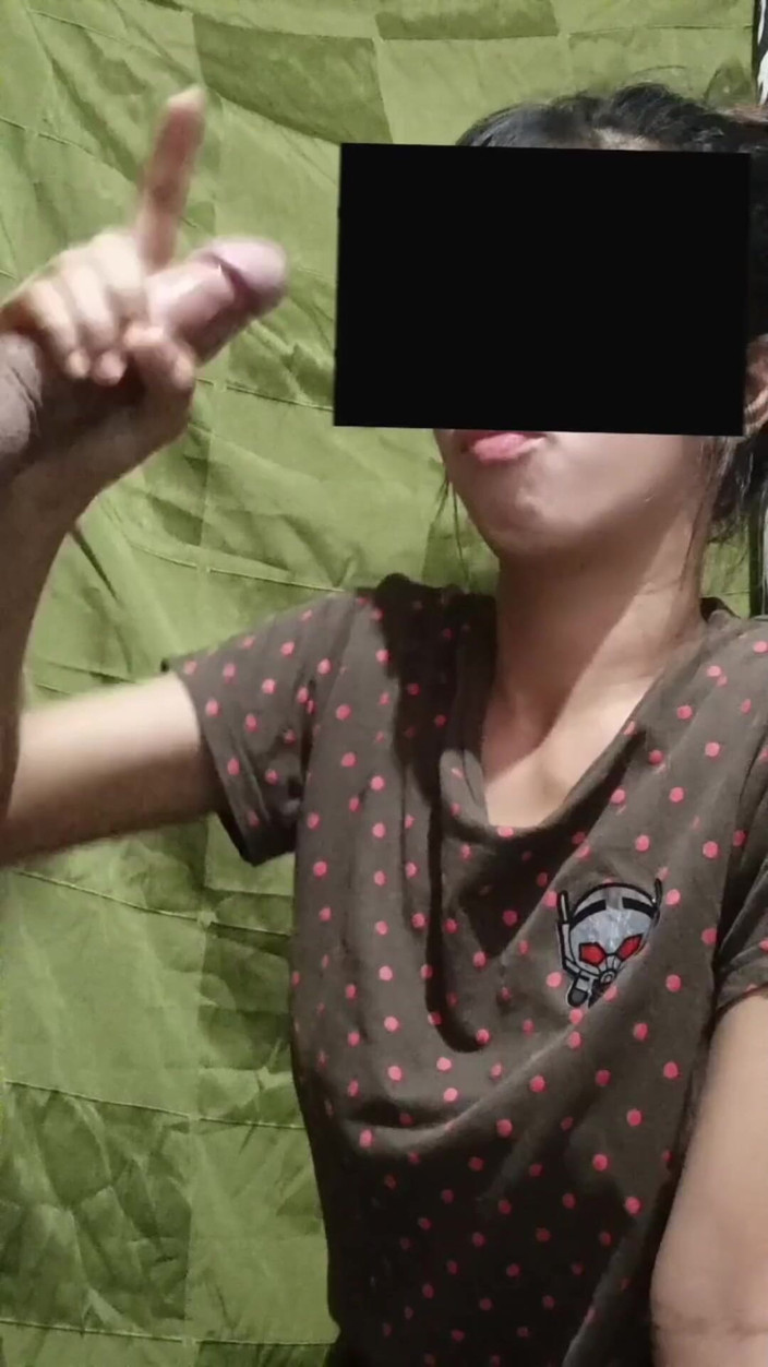 YammyPH: Pinay Girl First Time Sucking Cock