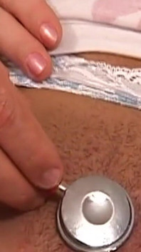 Ruiva milf abre para exame íntimo do médico