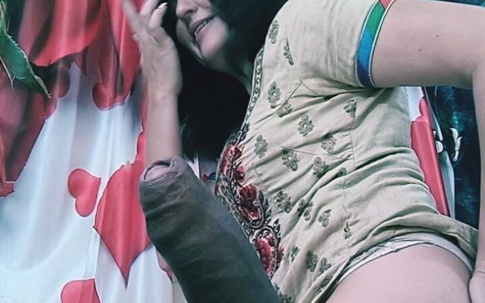 Bolly Karma: Tante girang seksi ini dientot habis-habisan sampai mengerang keenakan