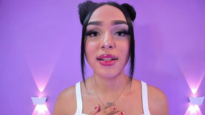 Brittany Gil: Lèvres Juteuses Sexy