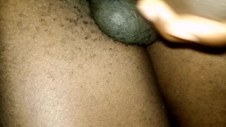 Judith xxx: Poderosa massageando em casa