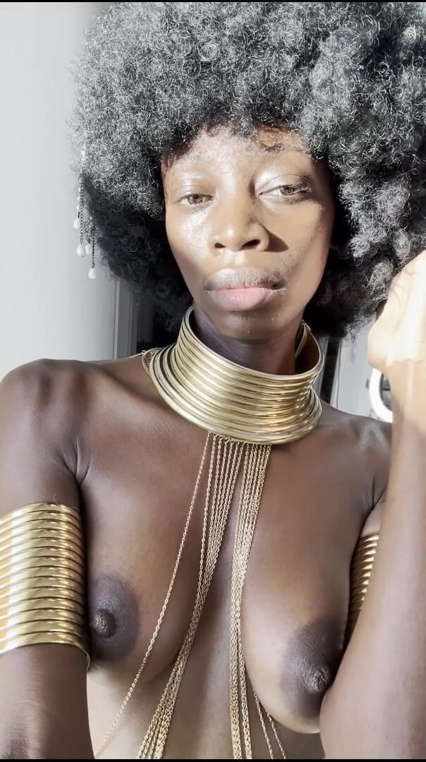 Missblackreey: プチ・アフリカン・ゴッデスの快楽儀式