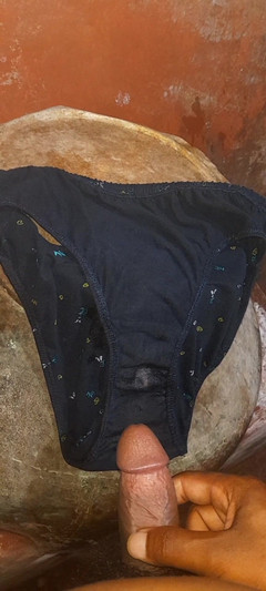 Smith86183: Indický chlapec stříká na kalhotky své přítelkyně