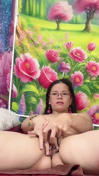 Hana orgasme sampai muncrat luar biasa