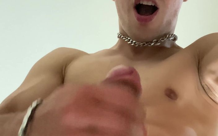 Max_Russell: Worship Me