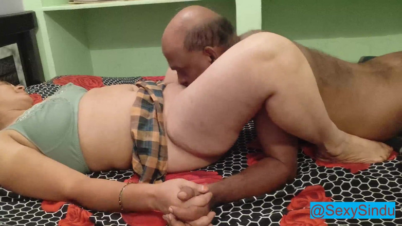 Sexy sindu: India hermosa caliente esposa follada por marido indio en apretado...