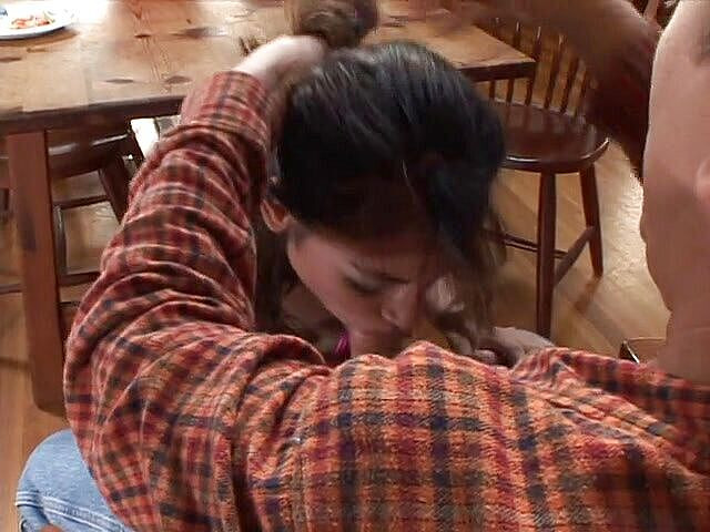 Feet Lovers Creed: Ragazza calda succhia il cazzo e si fa cremare