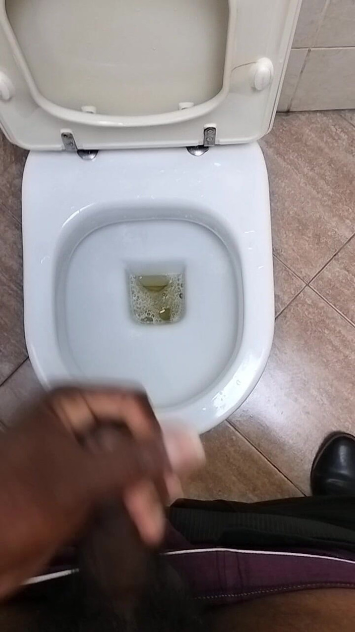 Blackcock83: Pissen en masturberen
