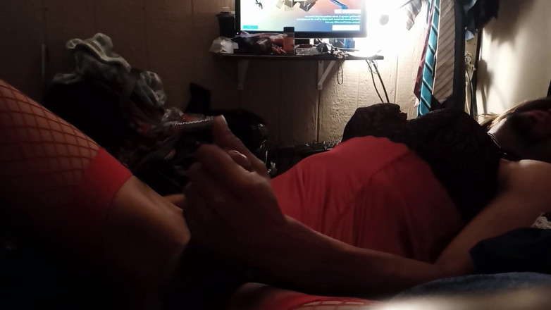 Wicked studios: Crossdresser en lencería roja