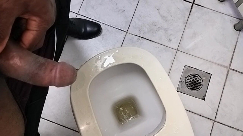 Blackcock83: Indian Boy Masturbation &amp; Pissing in Toilet