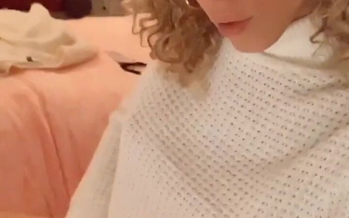 Tia Tizzianni Productions: Ropa opcional