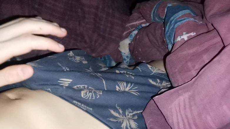 SEXY_GUYBEST: Boner malam yang kuat dan melancap sedikit!