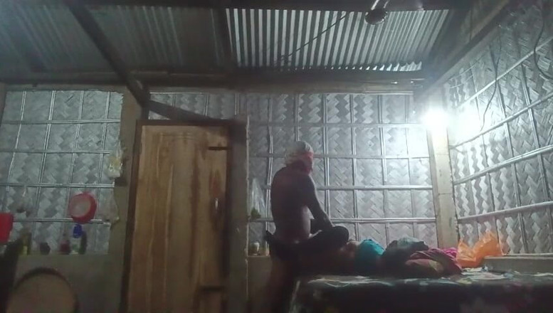 Masuuma Aktaaar: Indie Assam Femans Żona i Husbend Gorący seks wideo